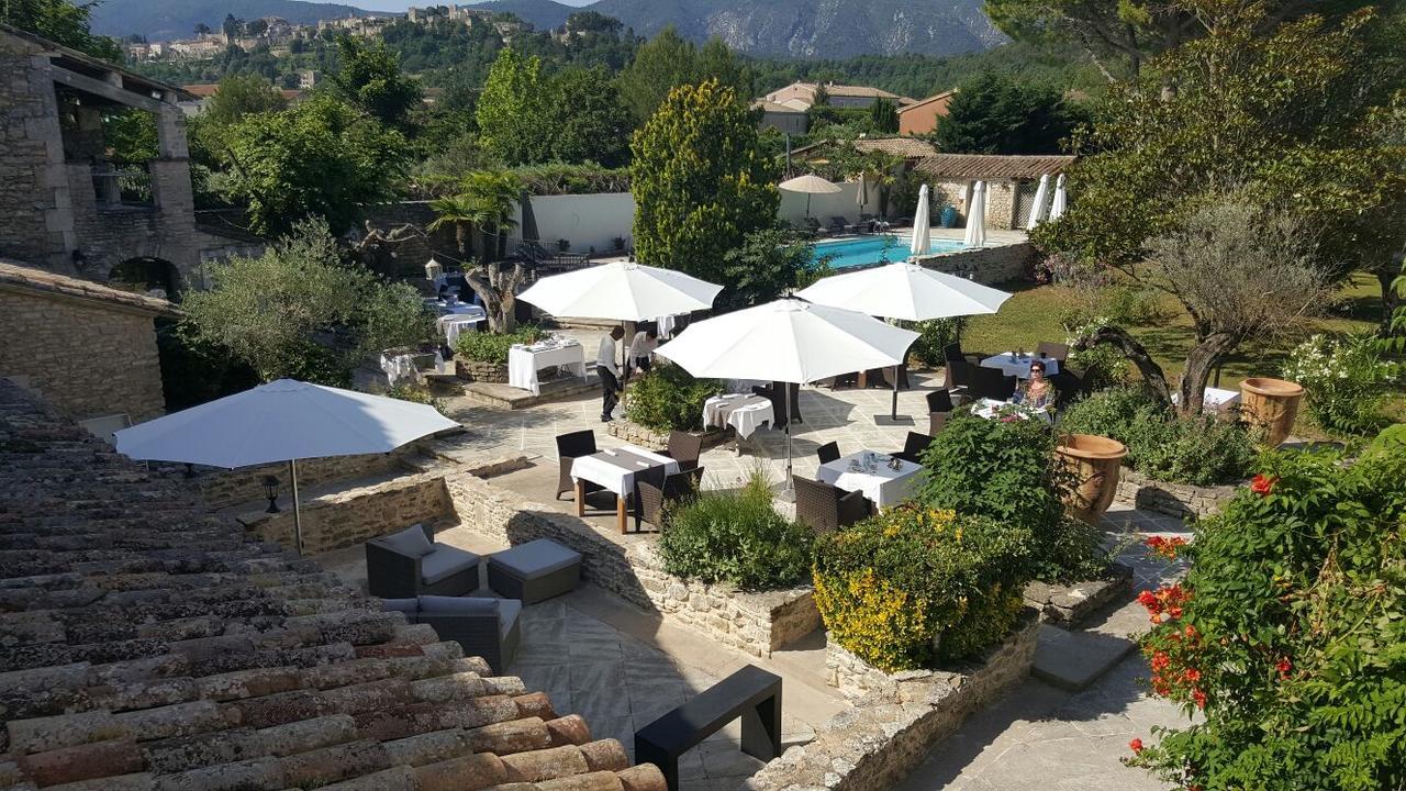 Hostellerie Le Roy Soleil Menerbes Exterior photo